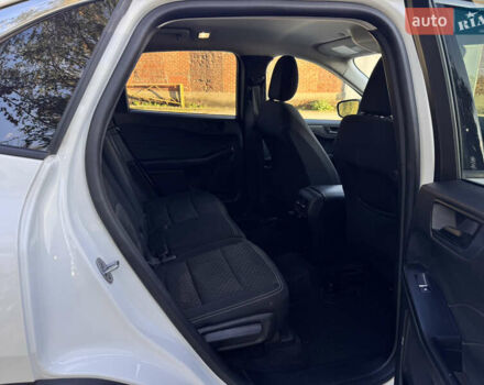 Білий Форд Ескейп, об'ємом двигуна 1.5 л та пробігом 69 тис. км за 20000 $, фото 8 на Automoto.ua