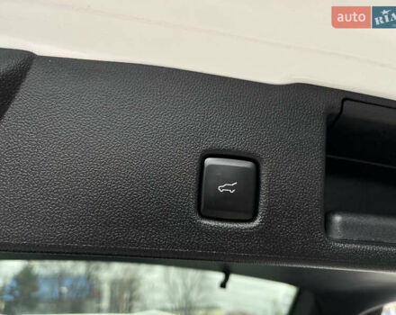 Белый Форд Эскейп, объемом двигателя 2.5 л и пробегом 28 тыс. км за 26600 $, фото 18 на Automoto.ua