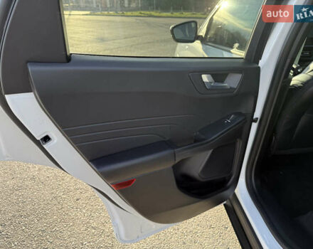 Белый Форд Эскейп, объемом двигателя 1.5 л и пробегом 17 тыс. км за 26500 $, фото 41 на Automoto.ua