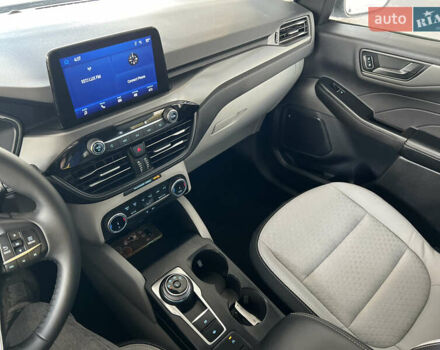 Белый Форд Эскейп, объемом двигателя 1.5 л и пробегом 9 тыс. км за 22999 $, фото 6 на Automoto.ua