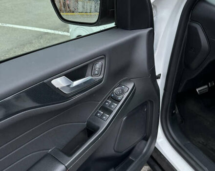 Белый Форд Эскейп, объемом двигателя 1.5 л и пробегом 31 тыс. км за 24500 $, фото 11 на Automoto.ua