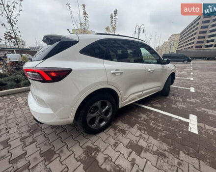 Белый Форд Эскейп, объемом двигателя 1.5 л и пробегом 7 тыс. км за 24000 $, фото 2 на Automoto.ua