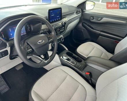 Белый Форд Эскейп, объемом двигателя 1.5 л и пробегом 9 тыс. км за 22999 $, фото 7 на Automoto.ua