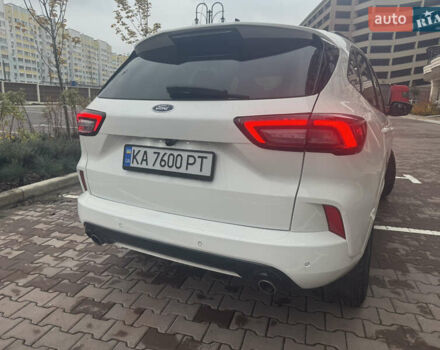 Белый Форд Эскейп, объемом двигателя 1.5 л и пробегом 7 тыс. км за 24000 $, фото 3 на Automoto.ua