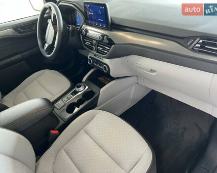 Белый Форд Эскейп, объемом двигателя 1.5 л и пробегом 9 тыс. км за 22999 $, фото 5 на Automoto.ua