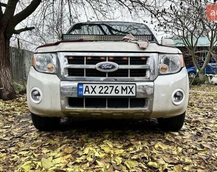 Белый Форд Эскейп, объемом двигателя 3 л и пробегом 220 тыс. км за 8500 $, фото 1 на Automoto.ua