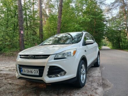 Белый Форд Эскейп, объемом двигателя 2 л и пробегом 150 тыс. км за 9500 $, фото 1 на Automoto.ua