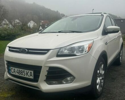 Белый Форд Эскейп, объемом двигателя 2 л и пробегом 217 тыс. км за 10404 $, фото 1 на Automoto.ua