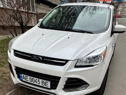 Форд Эскейп 2014 в Днепре (Днепропетровске) на Automoto.ua Белый Форд Эскейп, объемом двигателя 2.5 л и пробегом 135 тыс. км за 11700 $, фото 1 на Automoto.ua
