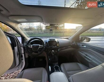 Белый Форд Эскейп, объемом двигателя 2.3 л и пробегом 170 тыс. км за 12999 $, фото 1 на Automoto.ua