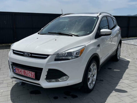 Форд Эскейп 2015 в Калуше на Automoto.ua Белый Форд Эскейп, объемом двигателя 2 л и пробегом 149 тыс. км за 12600 $, фото 1 на Automoto.ua