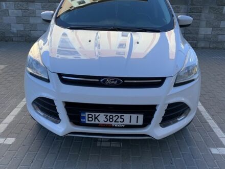 Форд Эскейп 2015 в Ровно на Automoto.ua Белый Форд Эскейп, объемом двигателя 1.6 л и пробегом 202 тыс. км за 10800 $, фото 1 на Automoto.ua