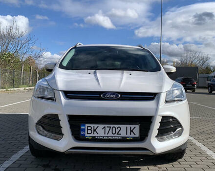 Белый Форд Эскейп, объемом двигателя 2 л и пробегом 123 тыс. км за 13700 $, фото 1 на Automoto.ua