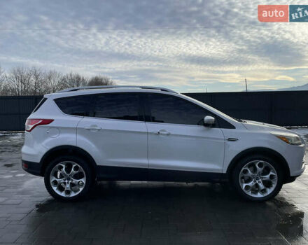 Белый Форд Эскейп, объемом двигателя 2 л и пробегом 151 тыс. км за 12300 $, фото 1 на Automoto.ua