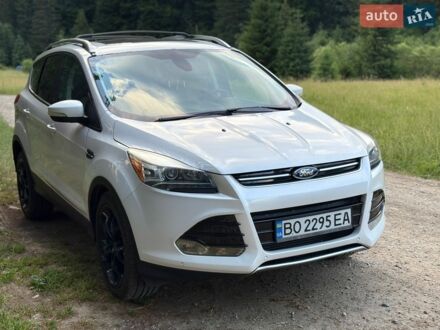 Белый Форд Эскейп, объемом двигателя 2 л и пробегом 156 тыс. км за 11200 $, фото 1 на Automoto.ua