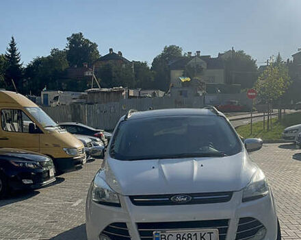 Білий Форд Ескейп, об'ємом двигуна 2 л та пробігом 250 тис. км за 9300 $, фото 1 на Automoto.ua
