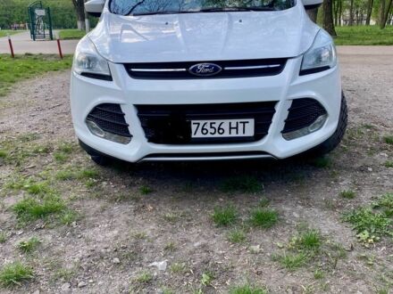 Форд Эскейп 2015 в Яготине на Automoto.ua Белый Форд Эскейп, объемом двигателя 1.6 л и пробегом 118 тыс. км за 11000 $, фото 1 на Automoto.ua