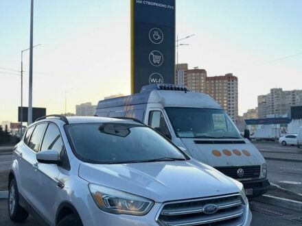 Білий Форд Ескейп, об'ємом двигуна 1.5 л та пробігом 120 тис. км за 13000 $, фото 1 на Automoto.ua