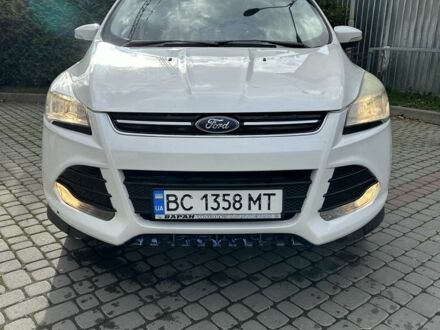 Форд Эскейп 2016 в Ивано-Франковске на Automoto.ua Белый Форд Эскейп, объемом двигателя 2 л и пробегом 130 тыс. км за 12000 $, фото 1 на Automoto.ua