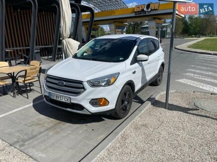 Белый Форд Эскейп, объемом двигателя 2.5 л и пробегом 179 тыс. км за 13000 $, фото 1 на Automoto.ua