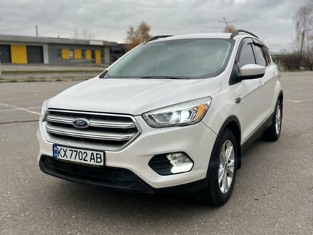 Белый Форд Эскейп, объемом двигателя 1.5 л и пробегом 208 тыс. км за 11899 $, фото 1 на Automoto.ua