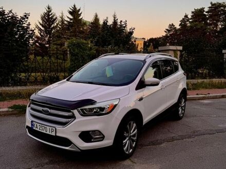 Білий Форд Ескейп, об'ємом двигуна 2 л та пробігом 170 тис. км за 12500 $, фото 1 на Automoto.ua