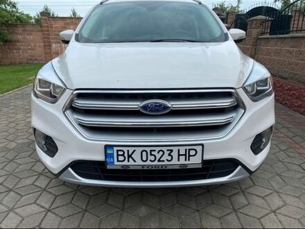 Білий Форд Ескейп, об'ємом двигуна 2 л та пробігом 100 тис. км за 14900 $, фото 1 на Automoto.ua
