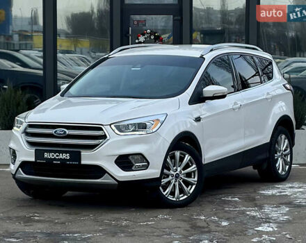 Белый Форд Эскейп, объемом двигателя 2 л и пробегом 121 тыс. км за 14000 $, фото 1 на Automoto.ua