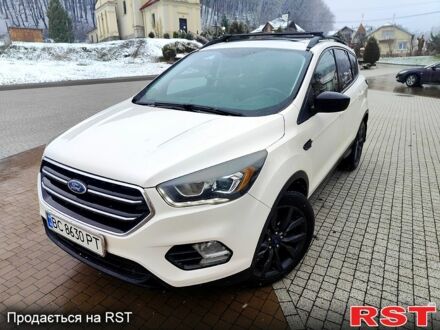 Форд Эскейп 2016 в Львове на Automoto.ua Белый Форд Эскейп, объемом двигателя 2 л и пробегом 137 тыс. км за 14300 $, фото 1 на Automoto.ua