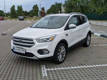 Форд Эскейп 2016 в Киеве на Automoto.ua Белый Форд Эскейп, объемом двигателя 2 л и пробегом 100 тыс. км за 15900 $, фото 1 на Automoto.ua