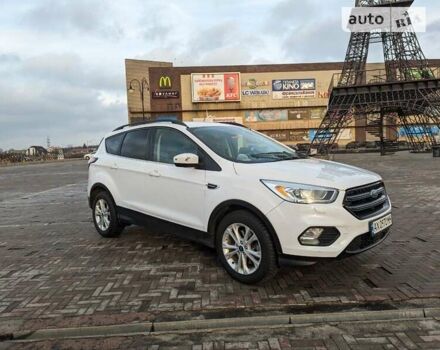 Белый Форд Эскейп, объемом двигателя 1.5 л и пробегом 202 тыс. км за 11869 $, фото 1 на Automoto.ua