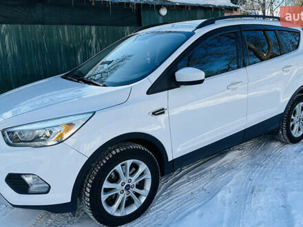 Білий Форд Ескейп, об'ємом двигуна 1.5 л та пробігом 110 тис. км за 12500 $, фото 1 на Automoto.ua