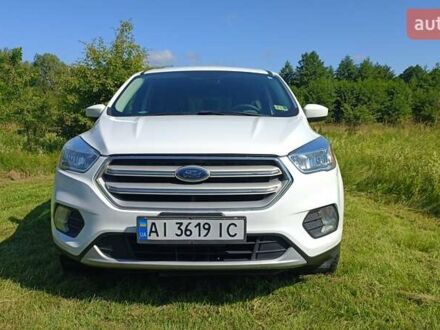 Форд Эскейп 2016 в Киеве на Automoto.ua Белый Форд Эскейп, объемом двигателя 2 л и пробегом 175 тыс. км за 14500 $, фото 1 на Automoto.ua