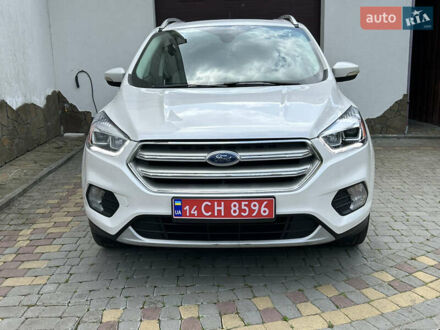 Форд Эскейп 2017 в Трускавце на Automoto.ua Белый Форд Эскейп, объемом двигателя 2 л и пробегом 216 тыс. км за 11900 $, фото 1 на Automoto.ua