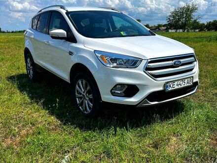 Білий Форд Ескейп, об'ємом двигуна 2 л та пробігом 104 тис. км за 15000 $, фото 1 на Automoto.ua