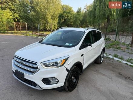 Білий Форд Ескейп, об'ємом двигуна 2 л та пробігом 200 тис. км за 8700 $, фото 1 на Automoto.ua