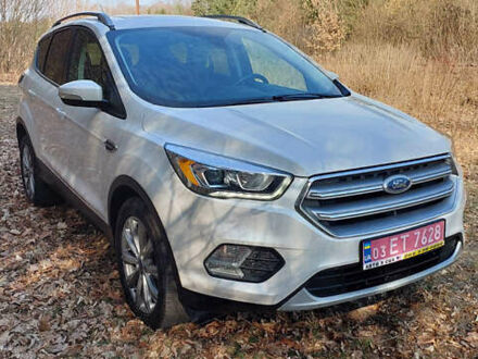 Форд Ескейп 2017 у Дубно на Automoto.ua Білий Форд Ескейп, об'ємом двигуна 2 л та пробігом 116 тис. км за 14000 $, фото 1 на Automoto.ua