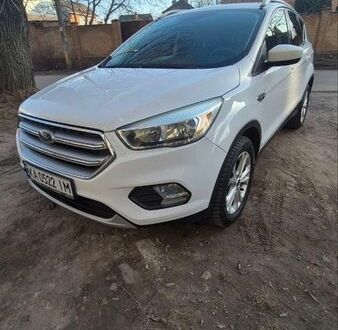 Белый Форд Эскейп, объемом двигателя 2 л и пробегом 160 тыс. км за 10000 $, фото 1 на Automoto.ua