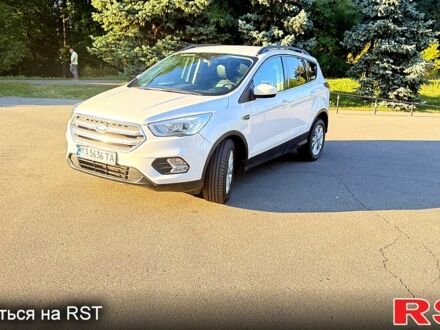 Белый Форд Эскейп, объемом двигателя 1.5 л и пробегом 207 тыс. км за 11000 $, фото 1 на Automoto.ua