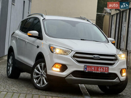 Белый Форд Эскейп, объемом двигателя 1.5 л и пробегом 169 тыс. км за 12900 $, фото 1 на Automoto.ua