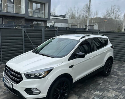 Білий Форд Ескейп, об'ємом двигуна 1.5 л та пробігом 126 тис. км за 16000 $, фото 1 на Automoto.ua