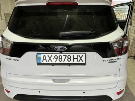 Белый Форд Эскейп, объемом двигателя 2 л и пробегом 130 тыс. км за 16020 $, фото 1 на Automoto.ua