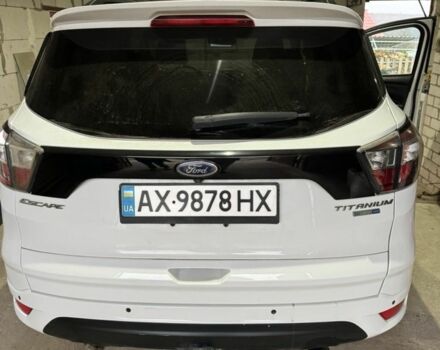 Белый Форд Эскейп, объемом двигателя 2 л и пробегом 130 тыс. км за 16825 $, фото 1 на Automoto.ua