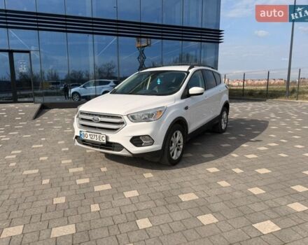Белый Форд Эскейп, объемом двигателя 1.5 л и пробегом 105 тыс. км за 11500 $, фото 1 на Automoto.ua