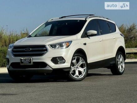 Белый Форд Эскейп, объемом двигателя 2 л и пробегом 106 тыс. км за 2900 $, фото 1 на Automoto.ua