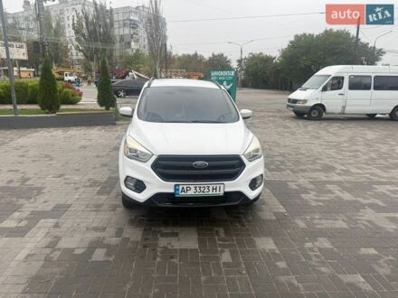 Белый Форд Эскейп, объемом двигателя 2 л и пробегом 160 тыс. км за 13100 $, фото 1 на Automoto.ua