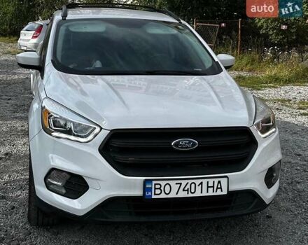 Білий Форд Ескейп, об'ємом двигуна 1.5 л та пробігом 68 тис. км за 12600 $, фото 1 на Automoto.ua