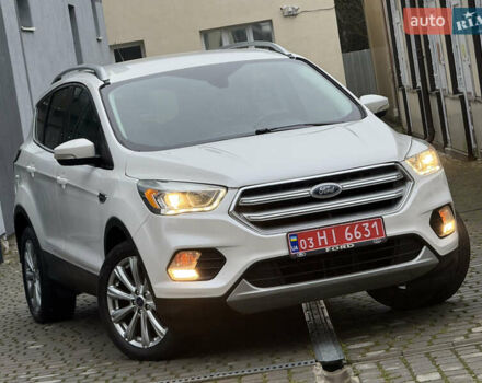 Белый Форд Эскейп, объемом двигателя 1.5 л и пробегом 169 тыс. км за 12950 $, фото 1 на Automoto.ua