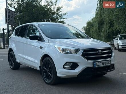 Білий Форд Ескейп, об'ємом двигуна 1.5 л та пробігом 156 тис. км за 11000 $, фото 1 на Automoto.ua