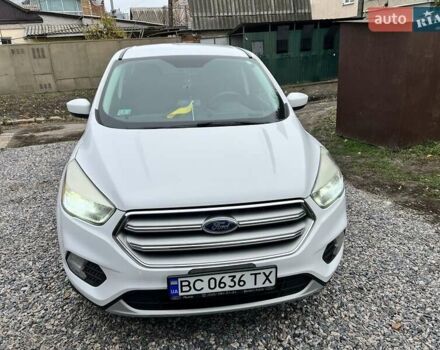 Форд Эскейп 2017 в Александрие на Automoto.ua Белый Форд Эскейп, объемом двигателя 1.5 л и пробегом 158 тыс. км за 13800 $, фото 1 на Automoto.ua